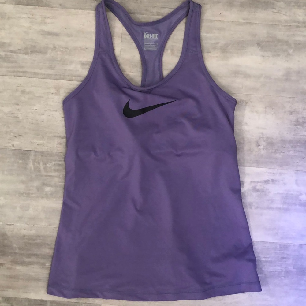 Nike drifit tank top is built in bra